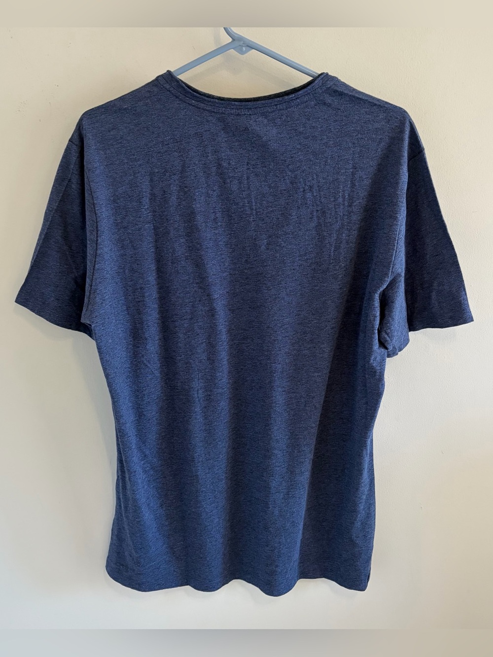 Robert Barakett Luxury Soft Crew Neck T-Shirt. - Picture 2 of 9